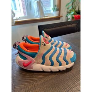 Nike dynamo go SE shoes size 1.5 youth